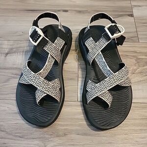 Chaco Z Volv 2 Size 7 Women's Black & White Toe Loop Adjustable Strap Sandals